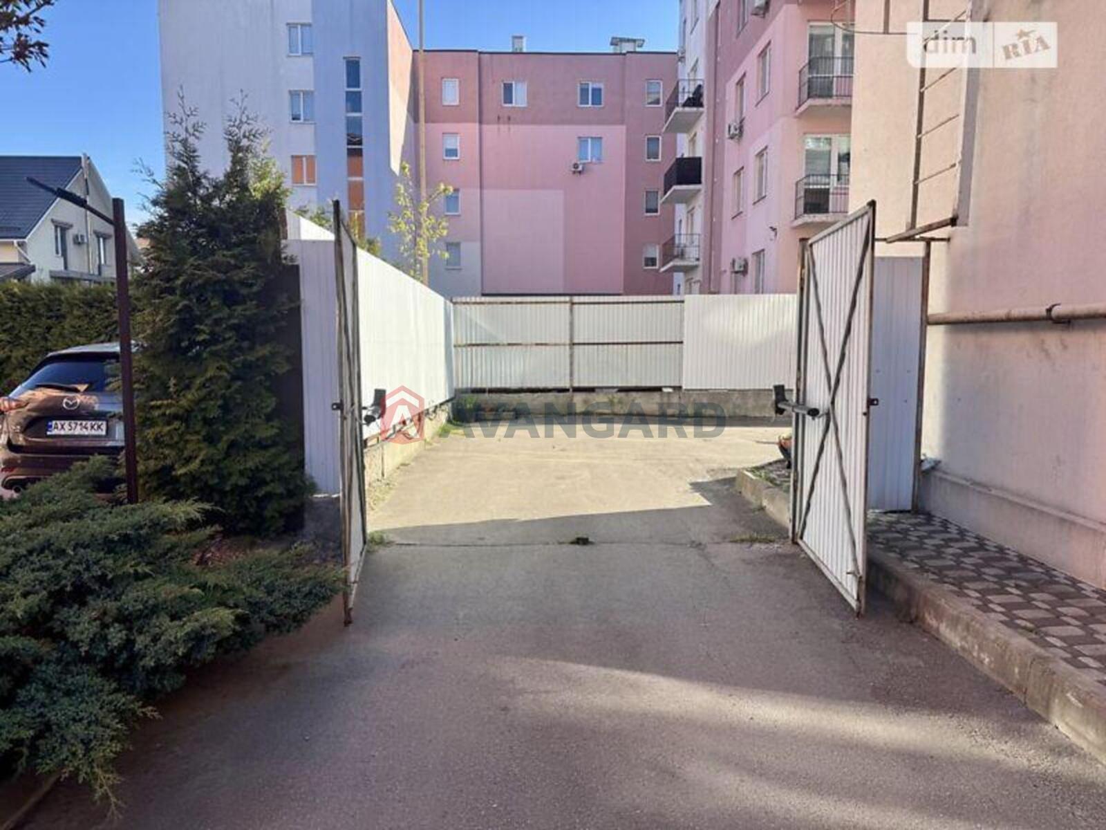 2 ��. ��������, 53/18/25 ��. �., 3/5 ������ ���� 22