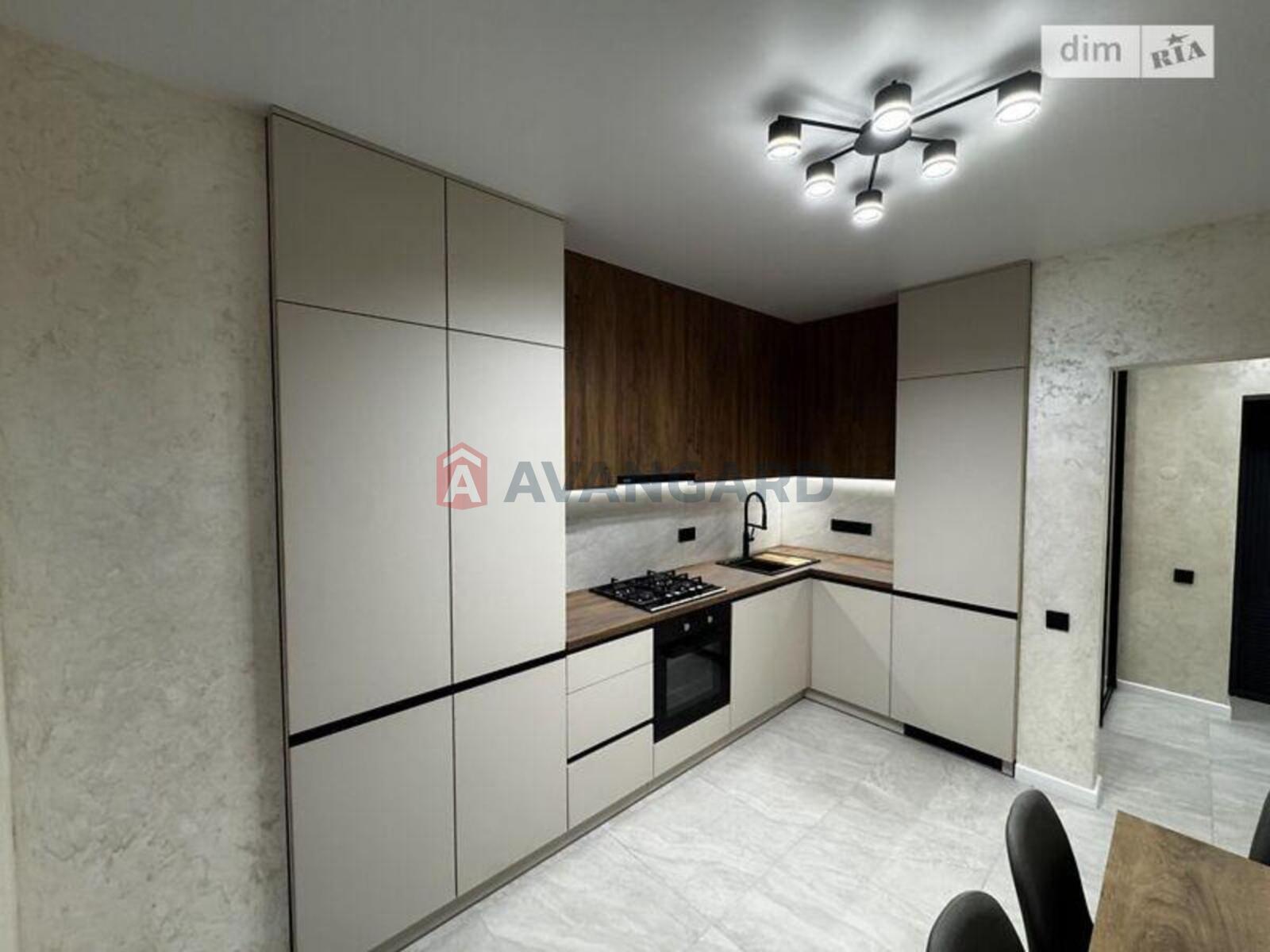 1 ��. ��������, 38/-/11 ��. �., 7/8 ������ ���� 4