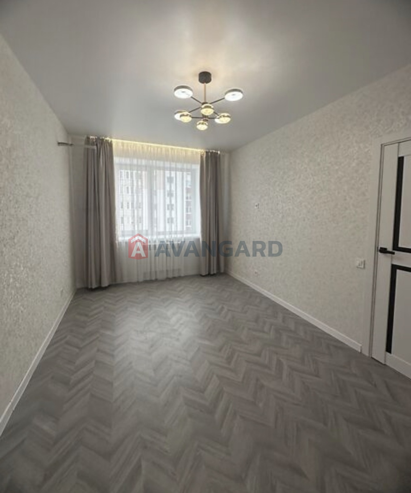 1 ��. ��������, 36/-/9 ��. �., 8/8 ������ ���� 9