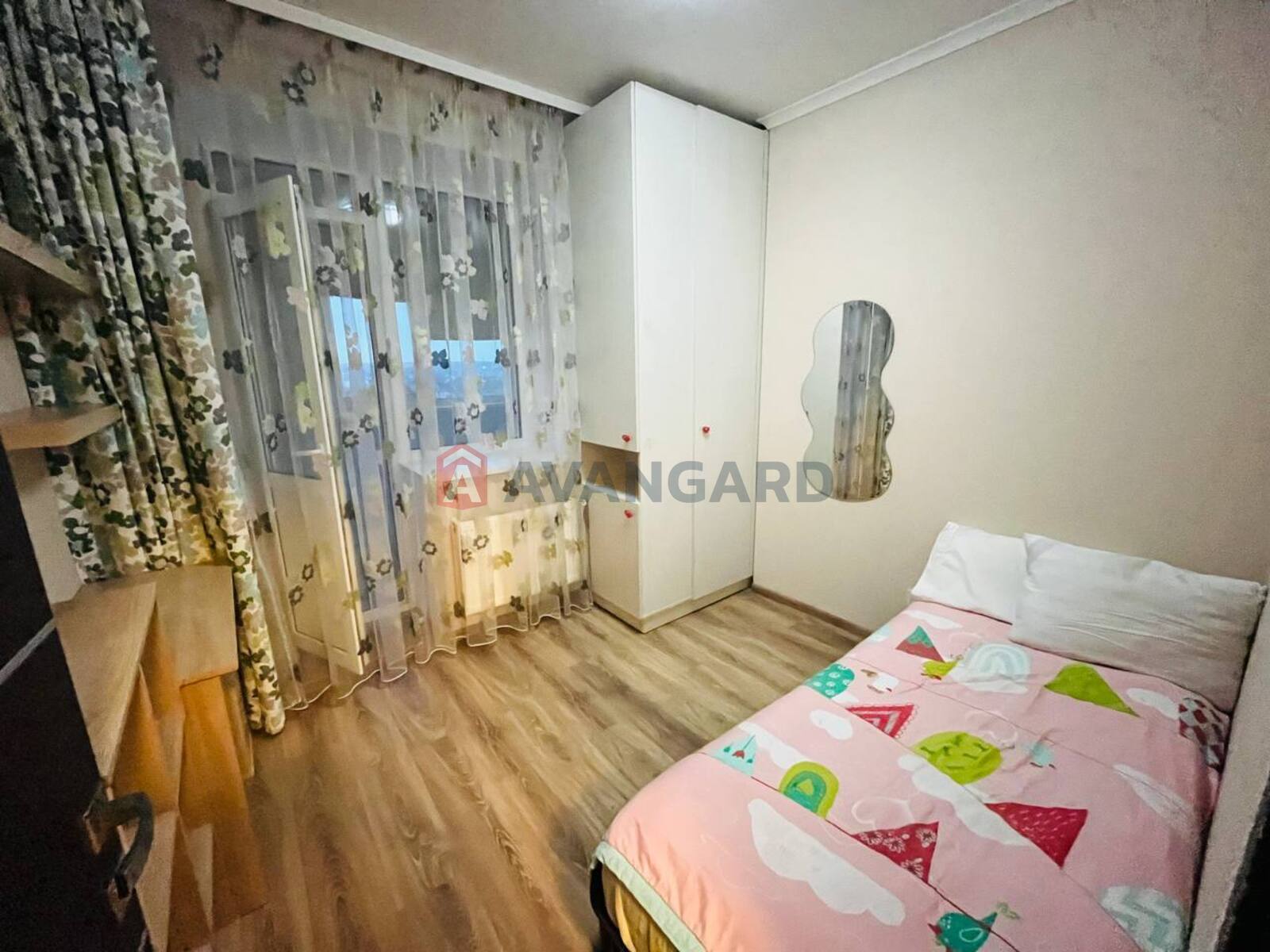 3 ��. ��������, 106.6/-/20 ��. �., 10/11 ������ ���� 6