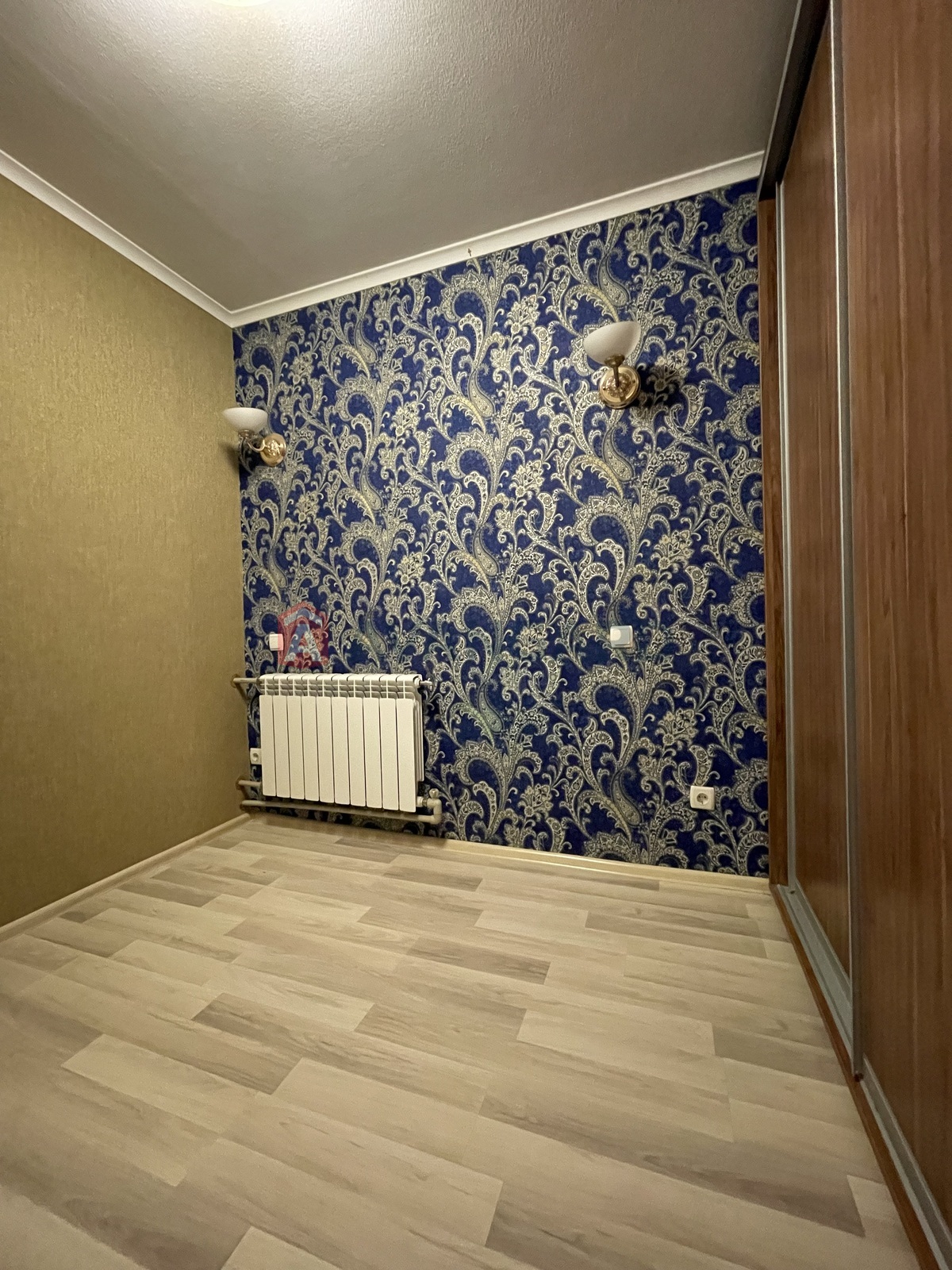 1 ��. ��������, 29,3/17,5/4,4 ��. �., 5/5 ������ ���� 10