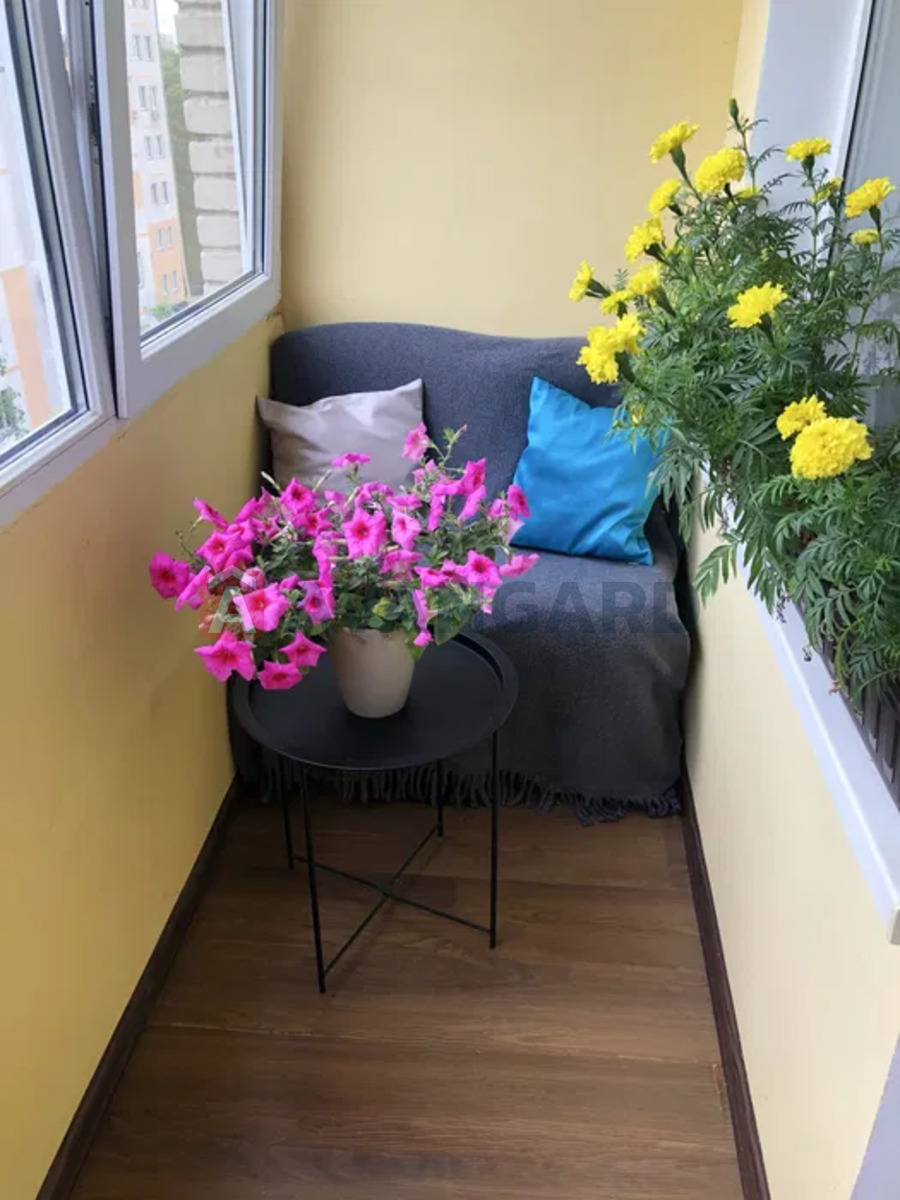 4 ��. ��������, 71/-/9 ��. �., 8/9 ������ ���� 8