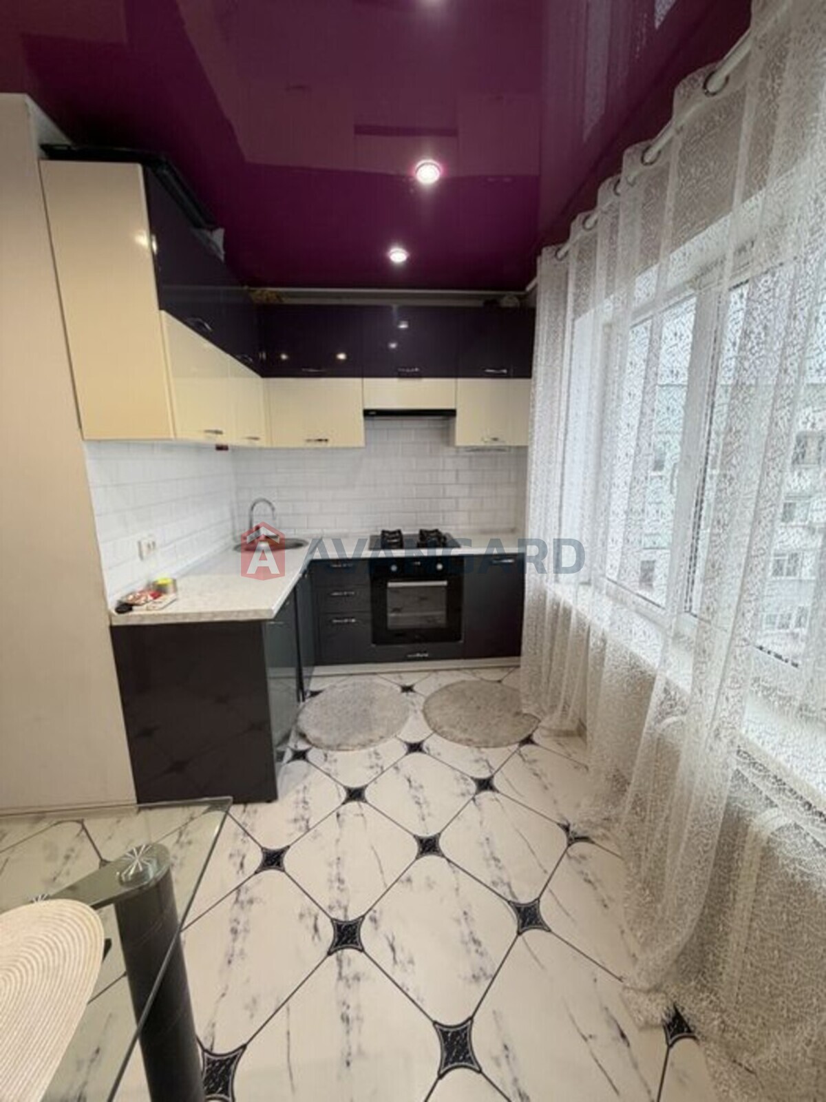 3 ����. ��������, 70/-/12 ��. �., 9/9 ���� ���� 8