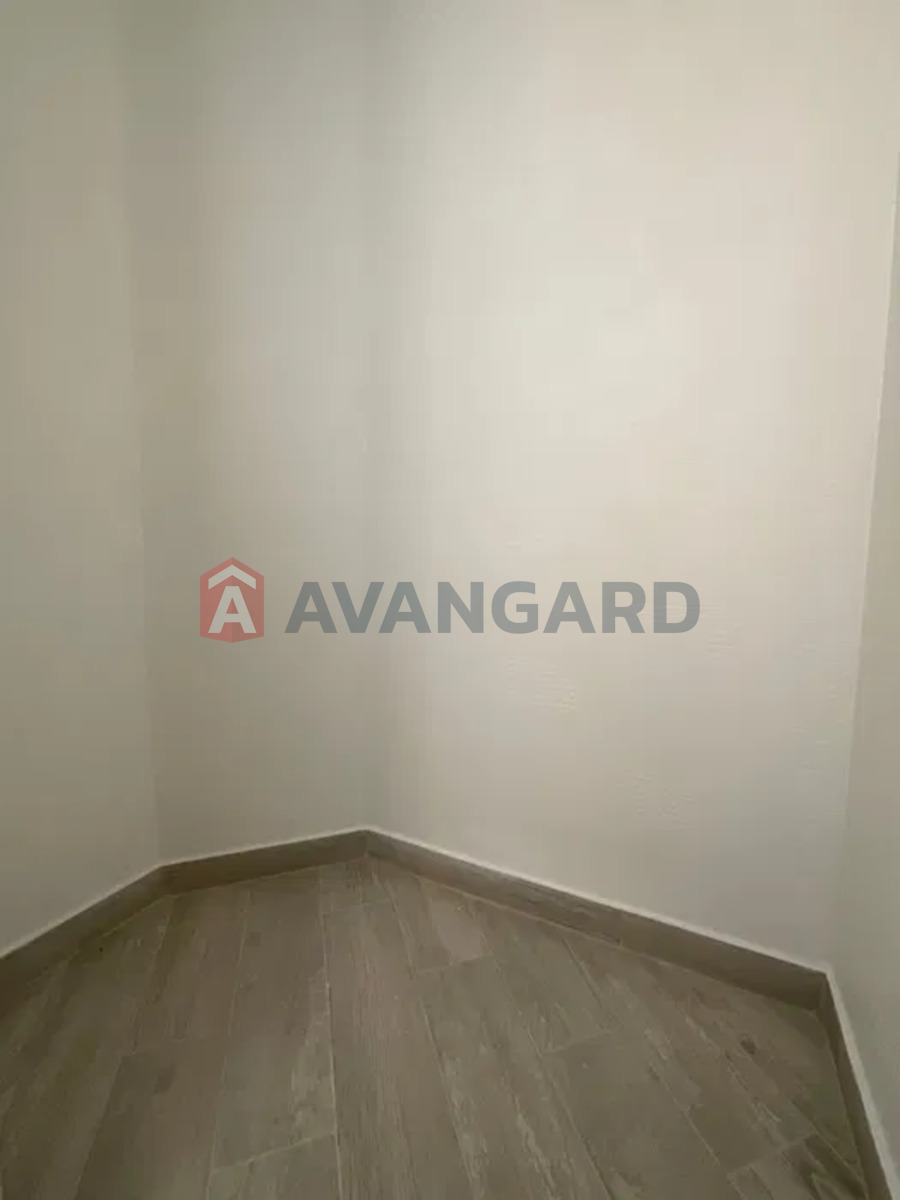 2 ��. ��������, 67/-/15 ��. �., 3/10 ������ ���� 6