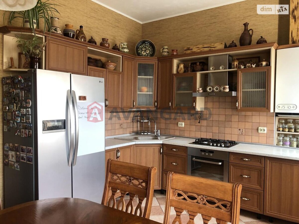 3 ��. ��������, 92.9/60.8/15.1 ��. �., 3/4 ������ ���� 2