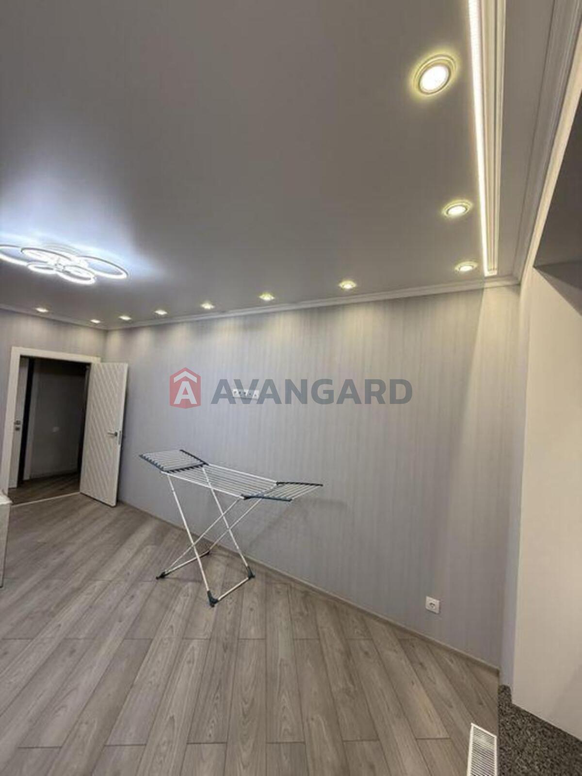 2 ��. ��������, 68/-/18 ��. �., 4/8 ������ ���� 14