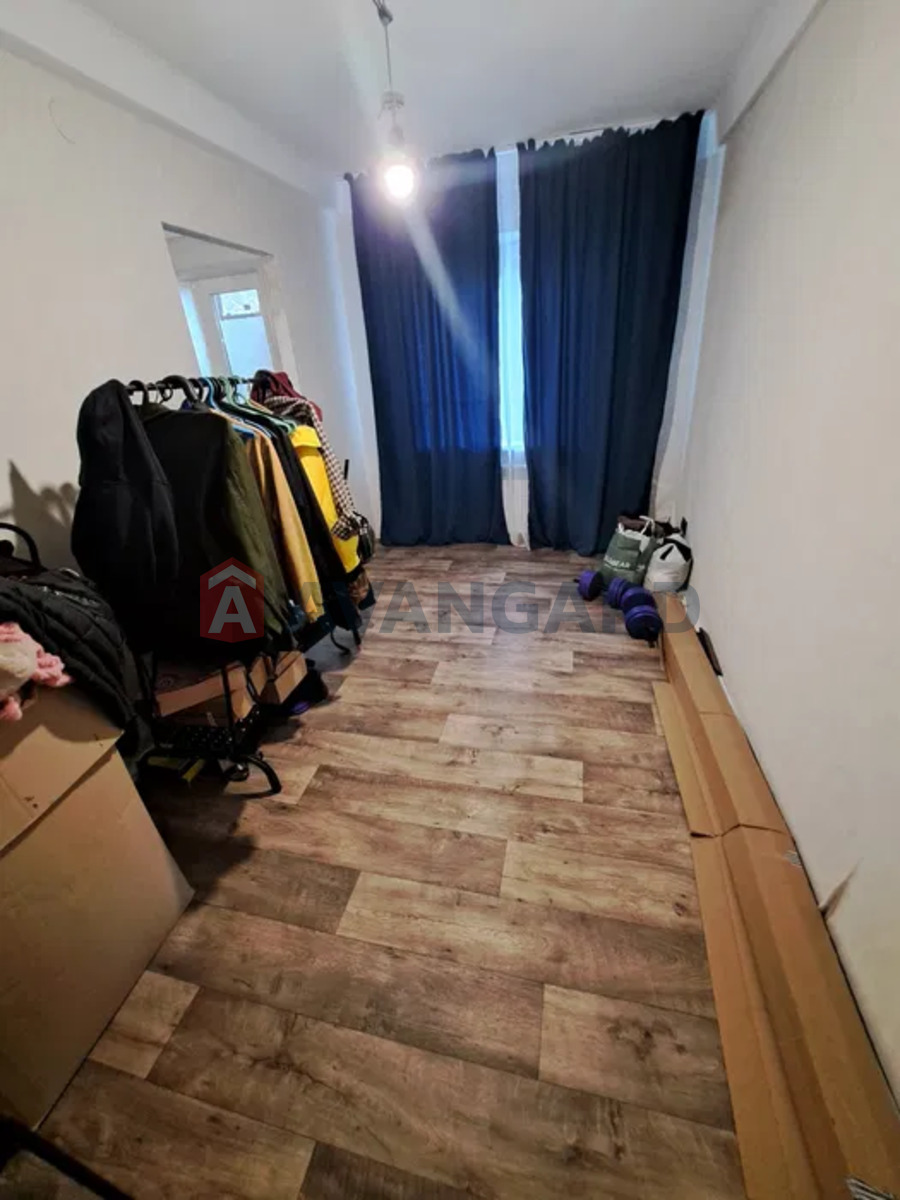 3 ����. ��������, 53/-/6 ��. �., 4/5 ���� ���� 9