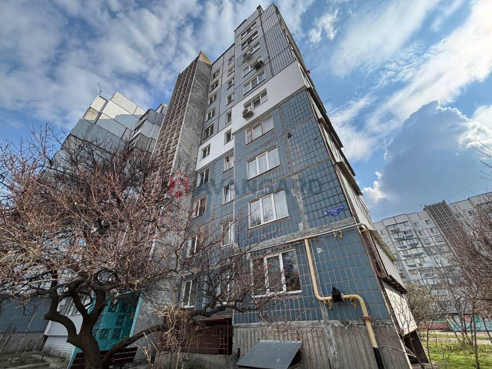 3 ��. ��������, 65/-/- ��. �., 8/10 ������ ���� 23