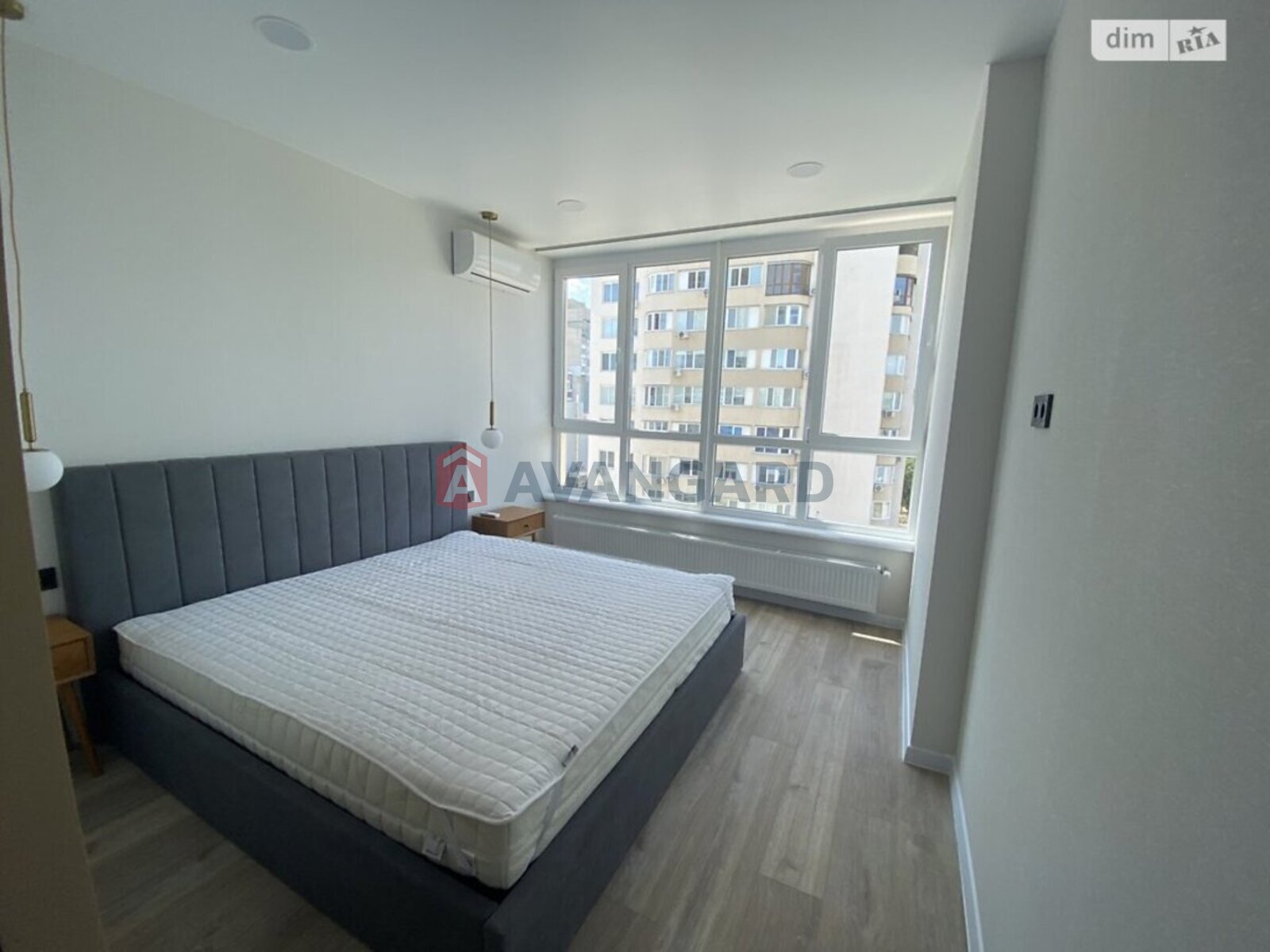 1 ��. ��������, 52/20/10 ��. �., 6/17 ������ ���� 13