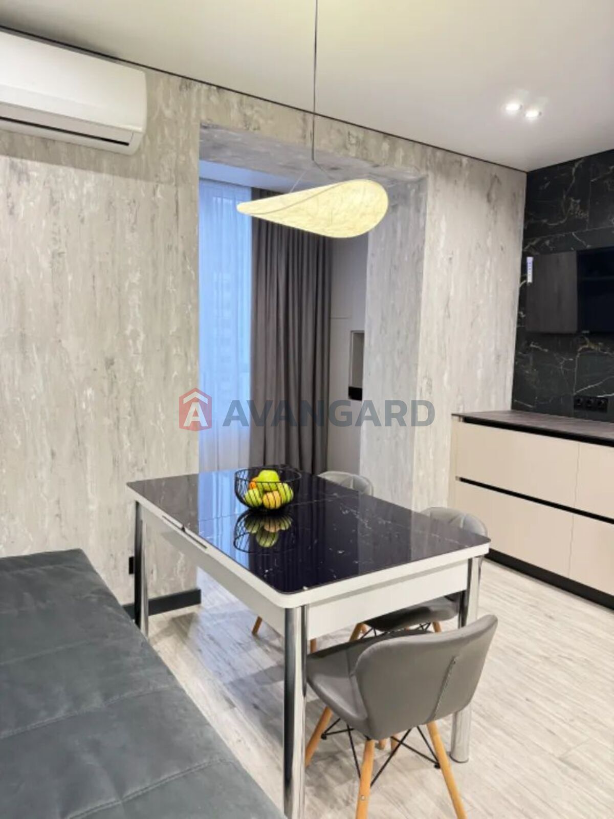 3 ��. ��������, 78/46/14 ��. �., 4/10 ������ ���� 4