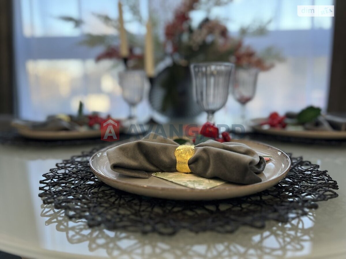 1 ��. ��������, 42/13/24 ��. �., 2/18 ������ ���� 6