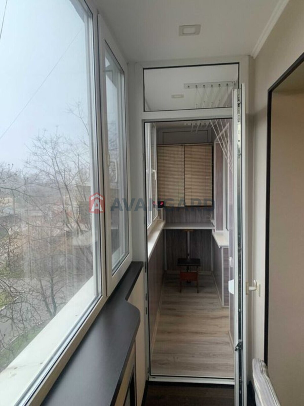 4 ��. ��������, 77/-/9 ��. �., 3/9 ������ ���� 11