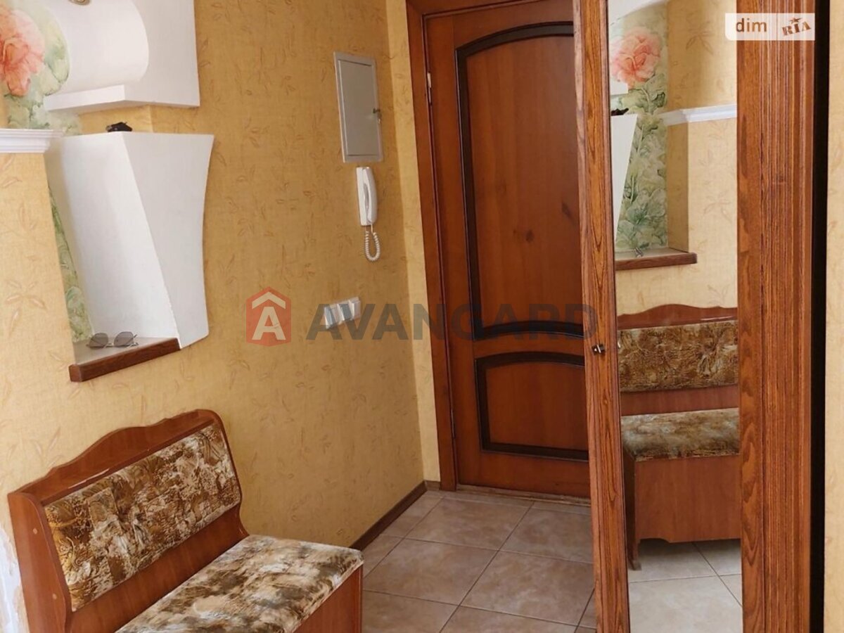 3 ��. ��������, 95/-/- ��. �., 3/4 ������ ���� 10