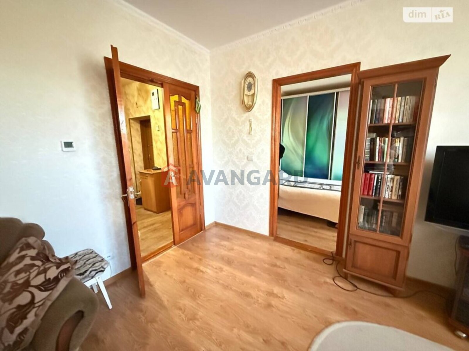 3 ��. ��������, 67/43/9 ��. �., 2/2 ������ ���� 6