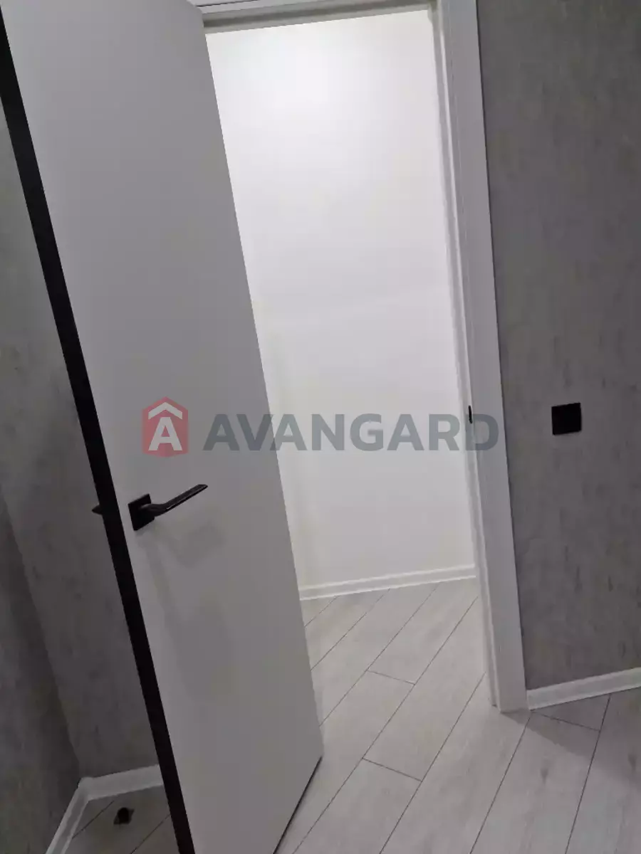 1 ��. ��������, 33/-/12 ��. �., 5/5 ������ ���� 9