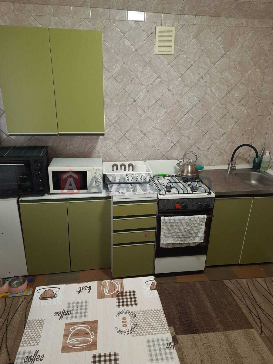 3 ����. ��������, 70/-/8 ��. �., 3/9 ���� ���� 8