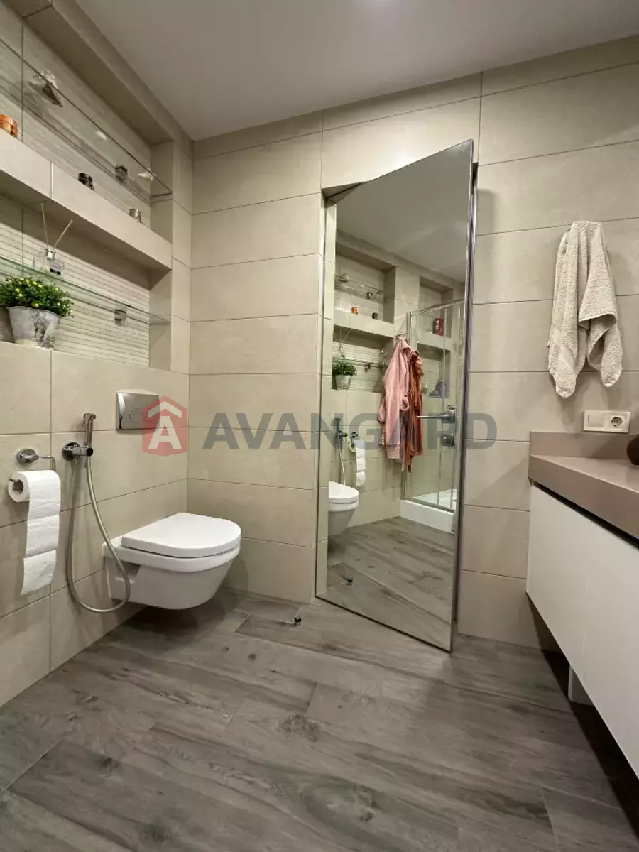 2 ��. ��������, 57/32/17 ��. �., 6/12 ������ ���� 15