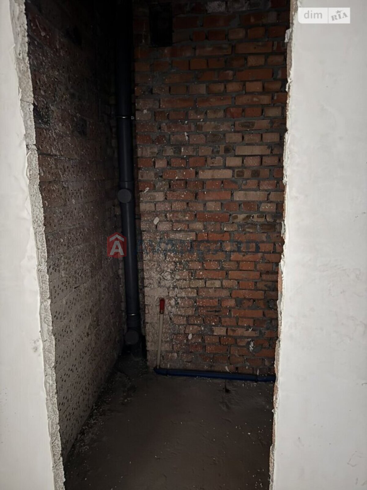 3 ��. ��������, 103/54/20 ��. �., 1/10 ������ ���� 9