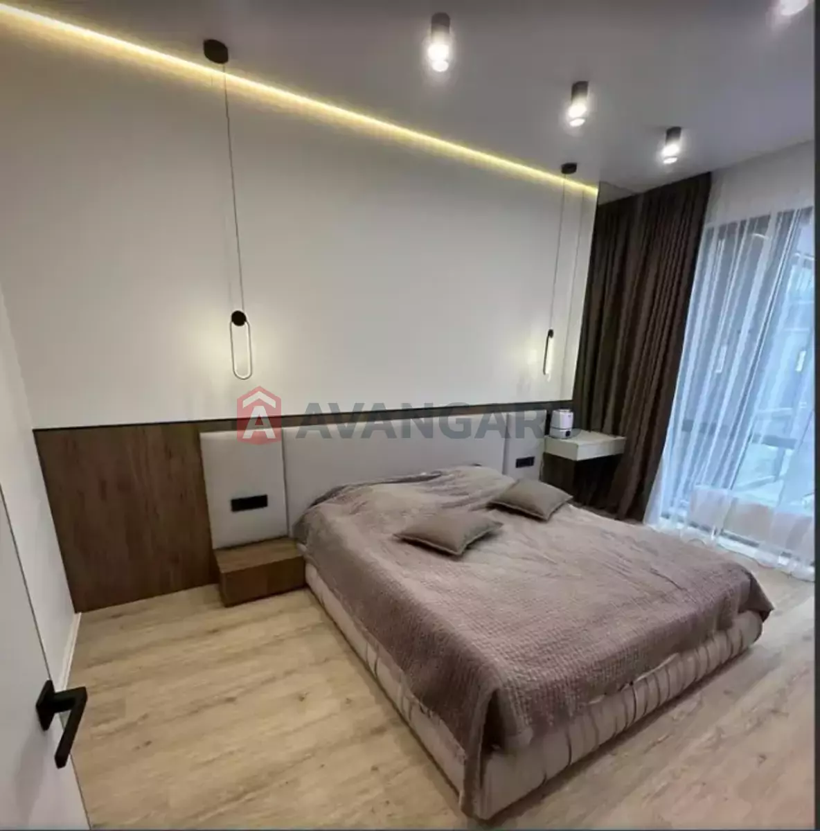 3 ����. ��������, 82/24/37 ��. �., 2/12 ���� ���� 9