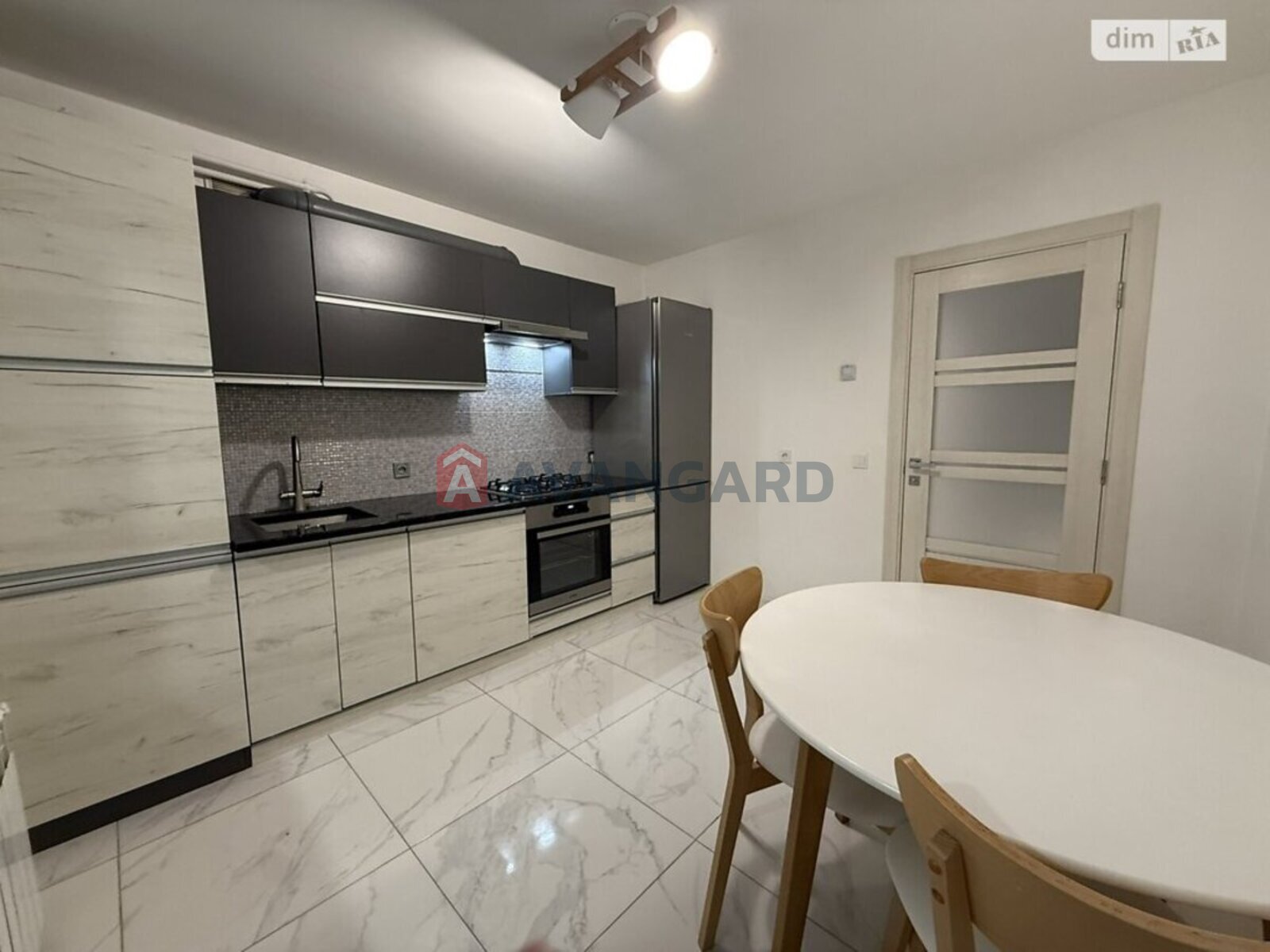 3 ��. ��������, 95/-/- ��. �., 9/10 ������ ���� 16