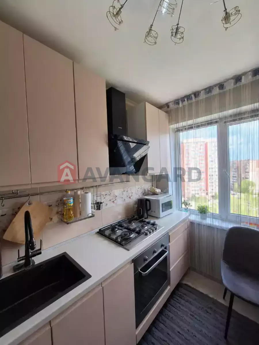 2 ��. ��������, 47/26/8 ��. �., 10/10 ������ ���� 1