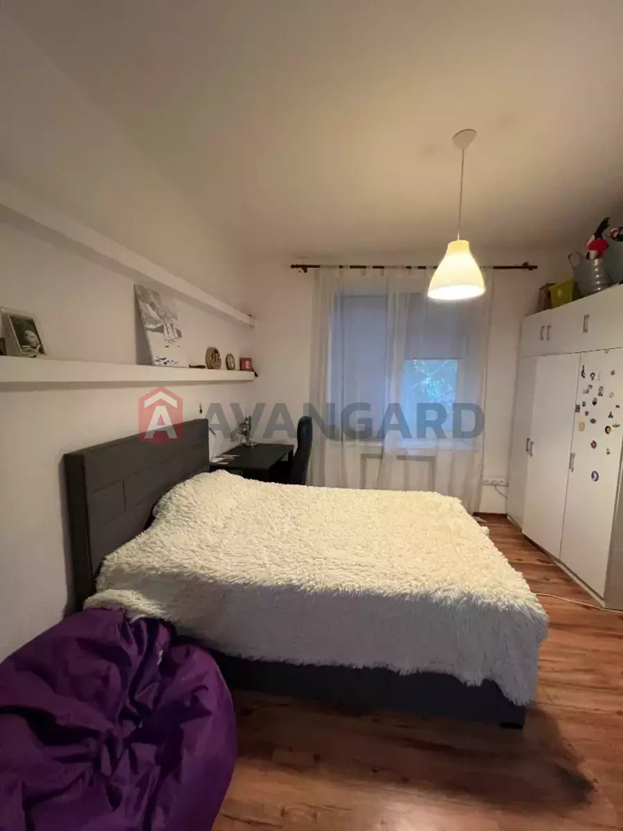 3 ����. ��������, 100/-/- ��. �., 1/5 ���� ���� 7