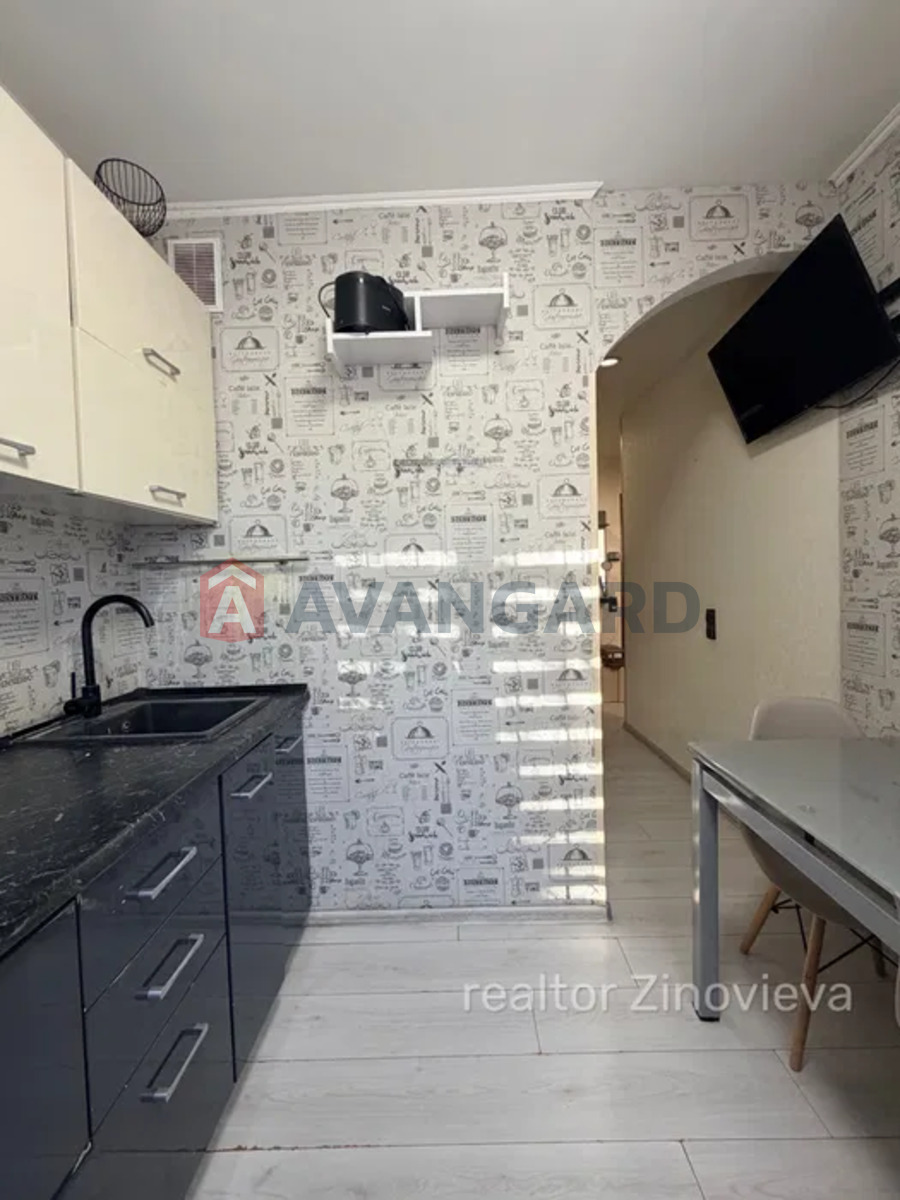 1 ��. ��������, 47/-/6 ��. �., 1/9 ������ ���� 8