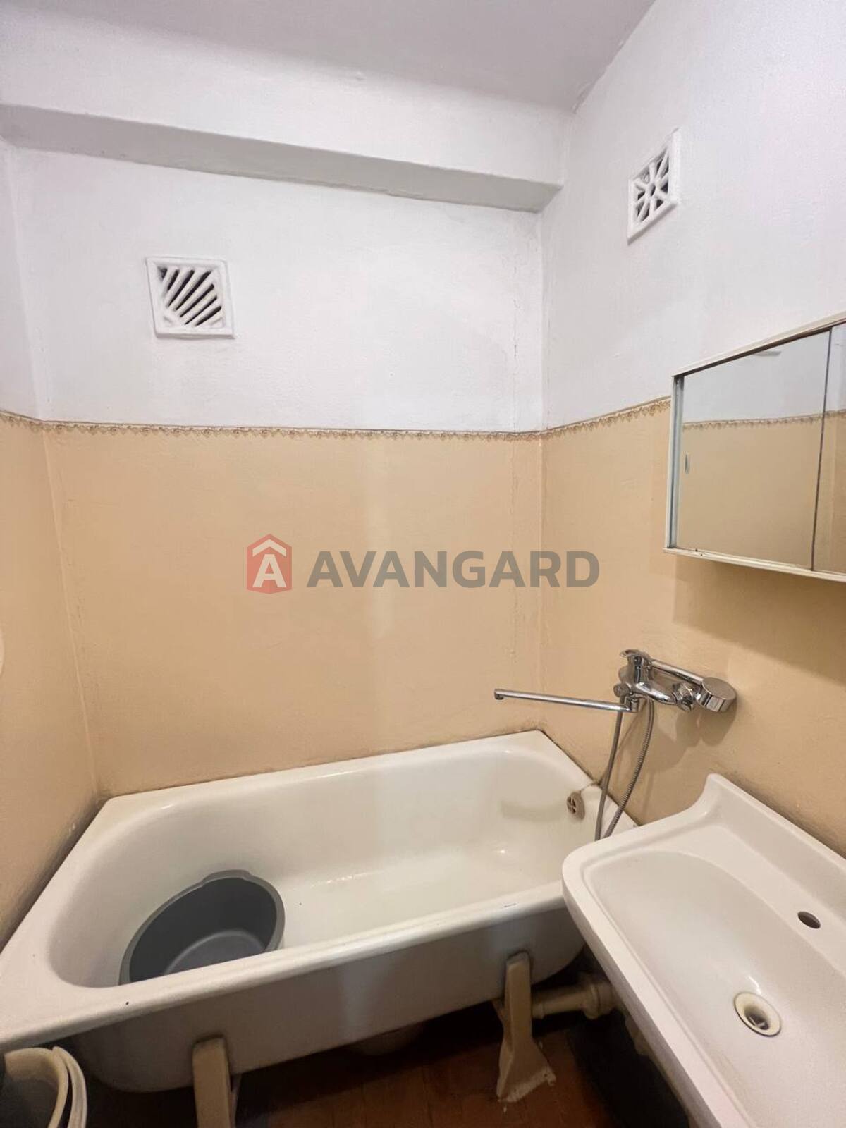 3 ����. ��������, 72/-/7 ��. �., 7/9 ���� ���� 11