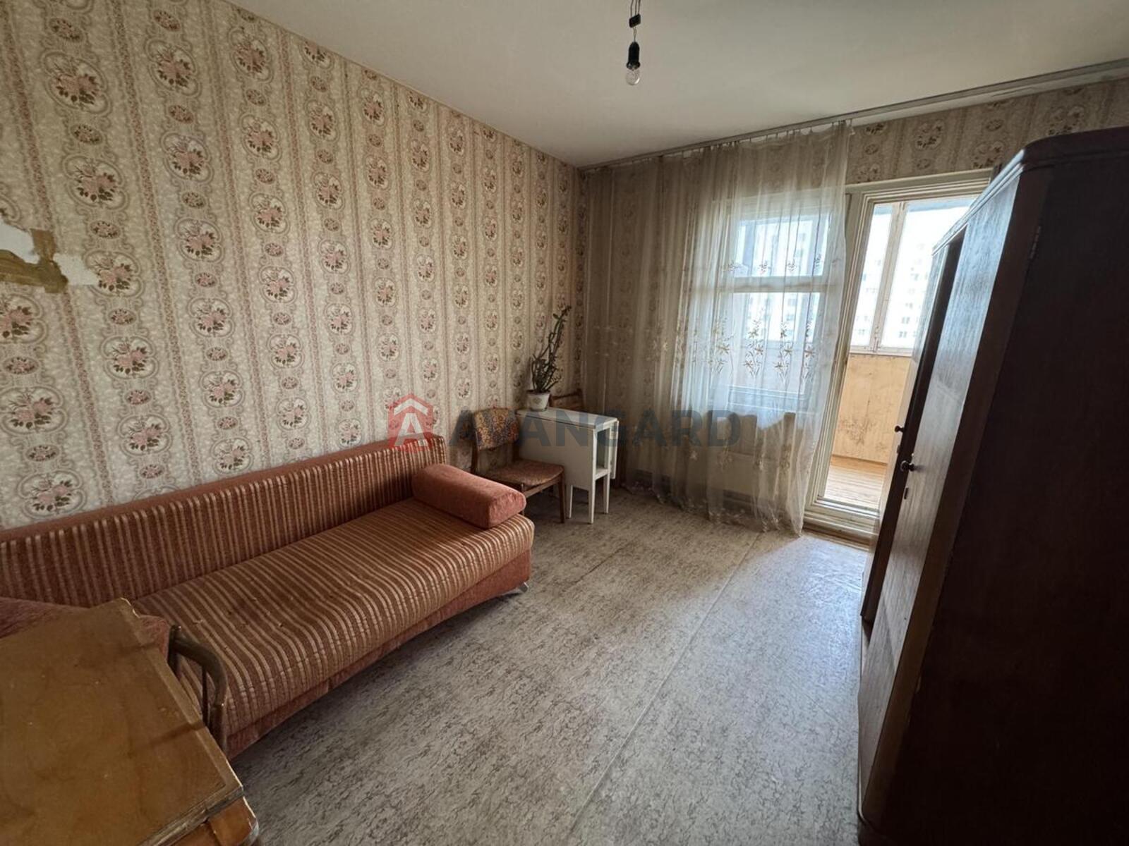 3 ����. ��������, 71/41/8 ��. �., 11/12 ���� ���� 8