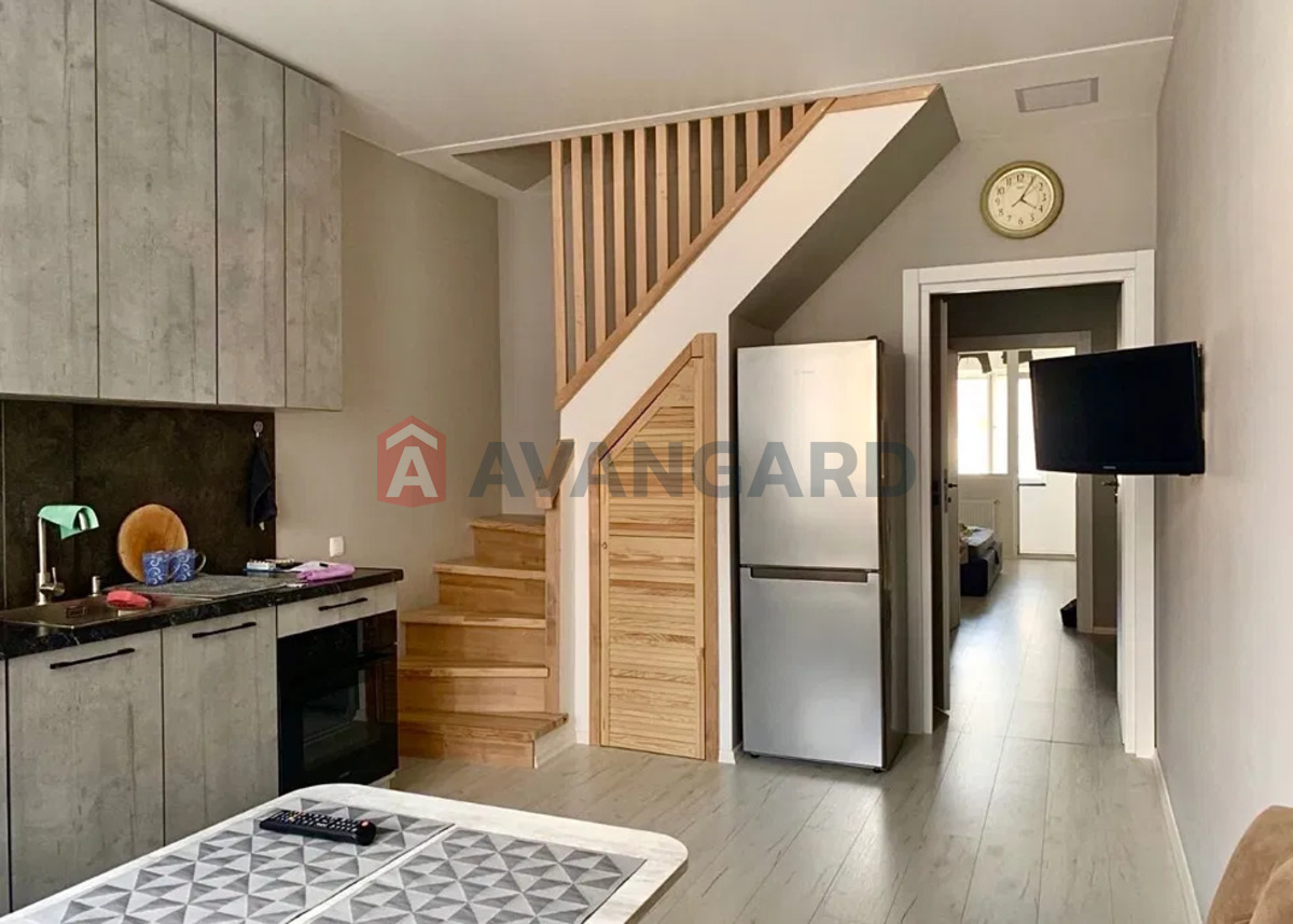 2 ����. ��������, 99.60/-/17 ��. �., 5/6 ���� ���� 1