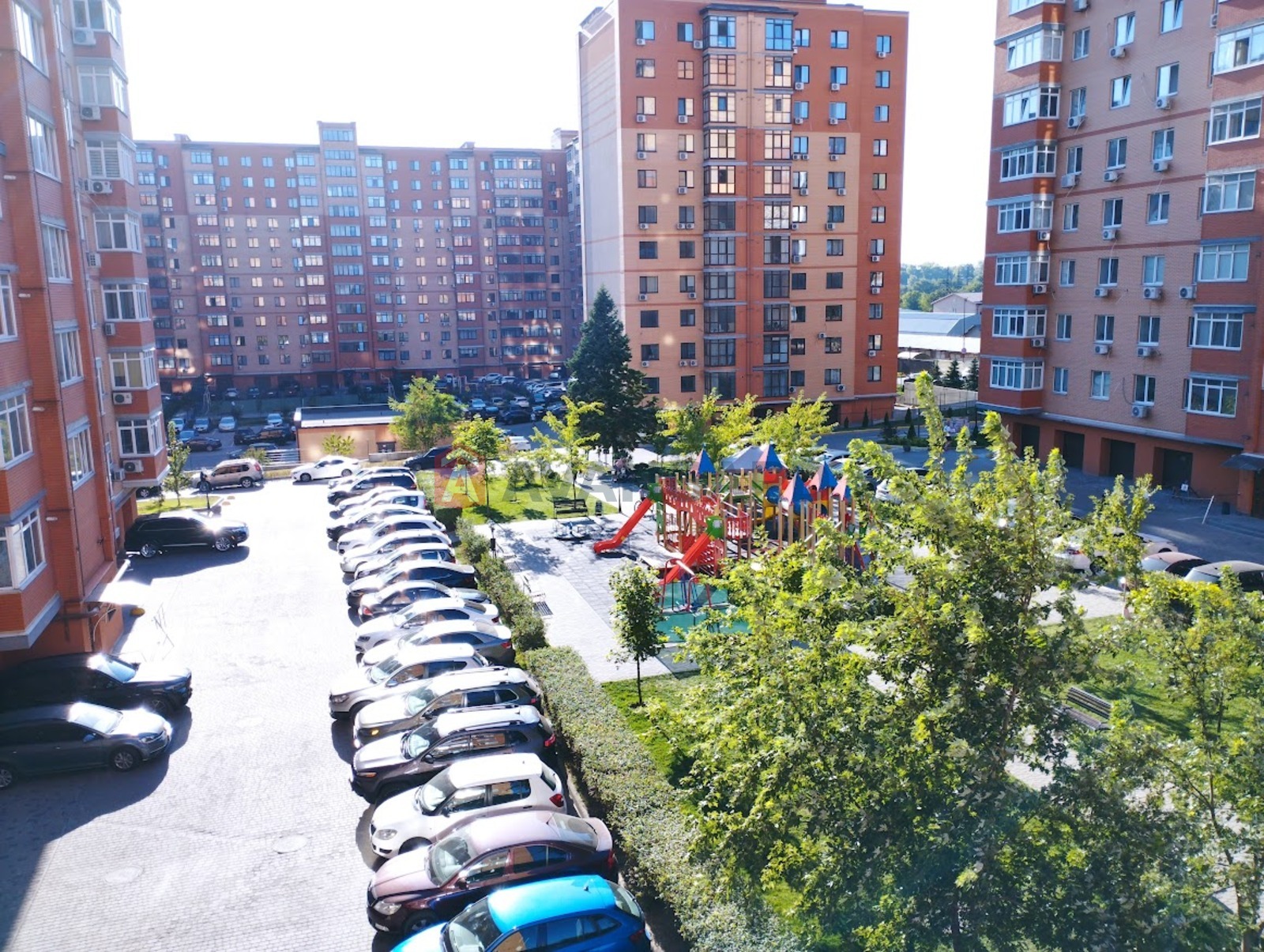 3 ��. ��������, 121/40/68 ��. �., 4/12 ������ ���� 16