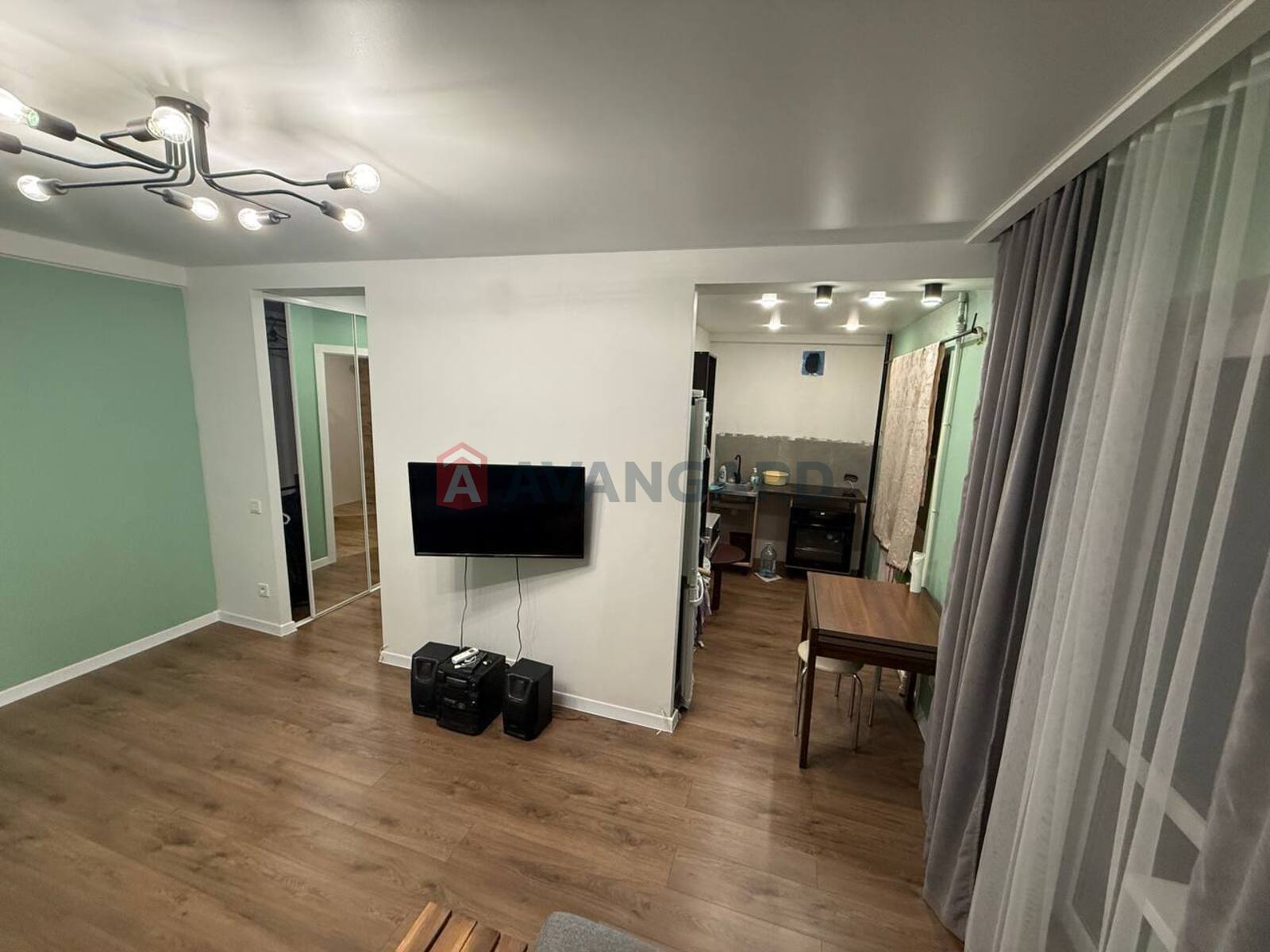 3 ����. ��������, 54/30/7 ��. �., 3/5 ���� ���� 8