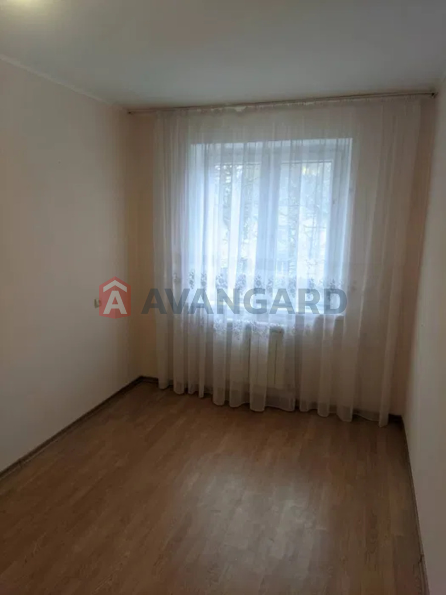 4 ��. ��������, 61/-/6 ��. �., 3/5 ������ ���� 10