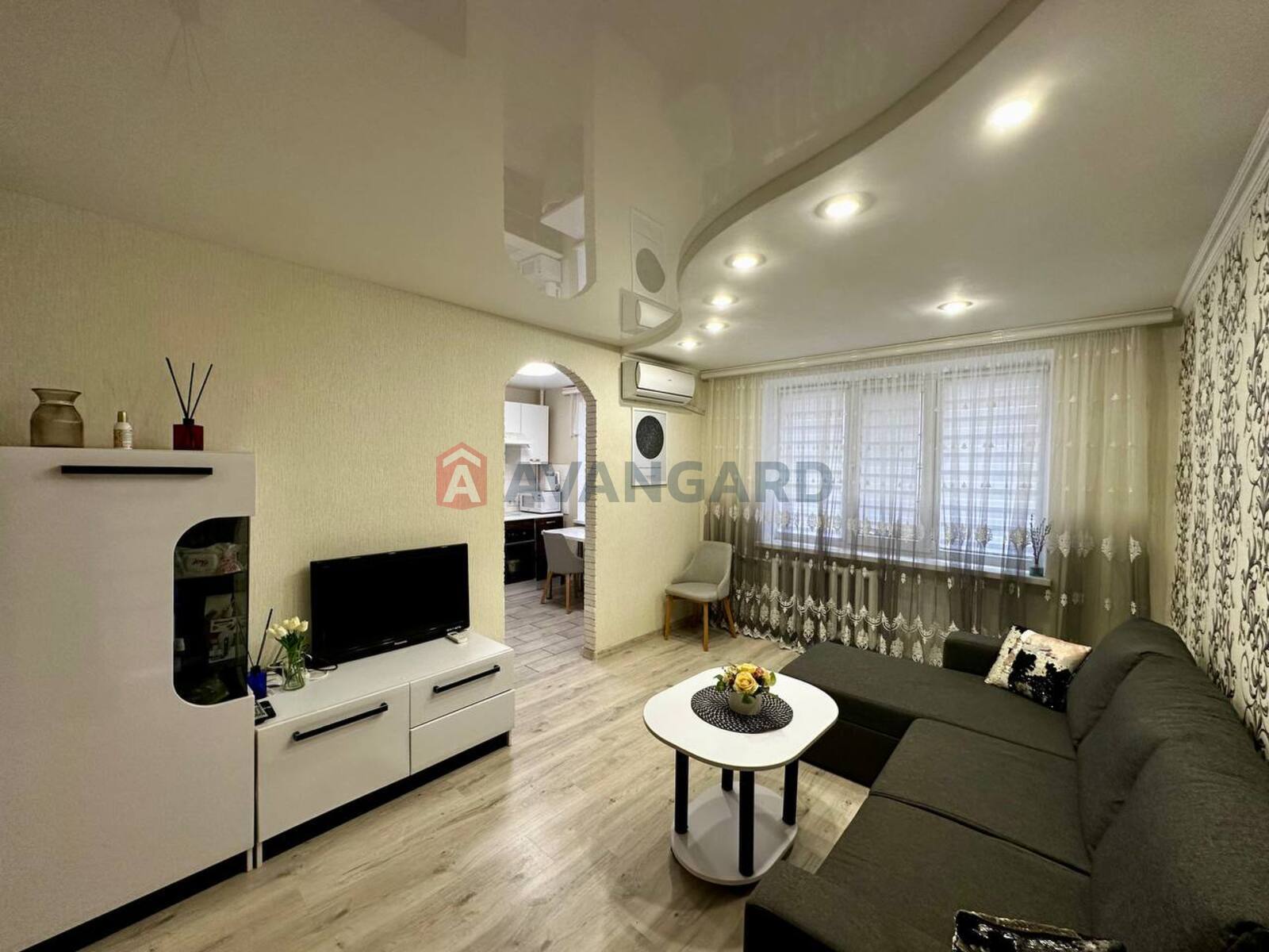 2 ��. ��������, 44/-/7 ��. �., 1/5 ������ ���� 4