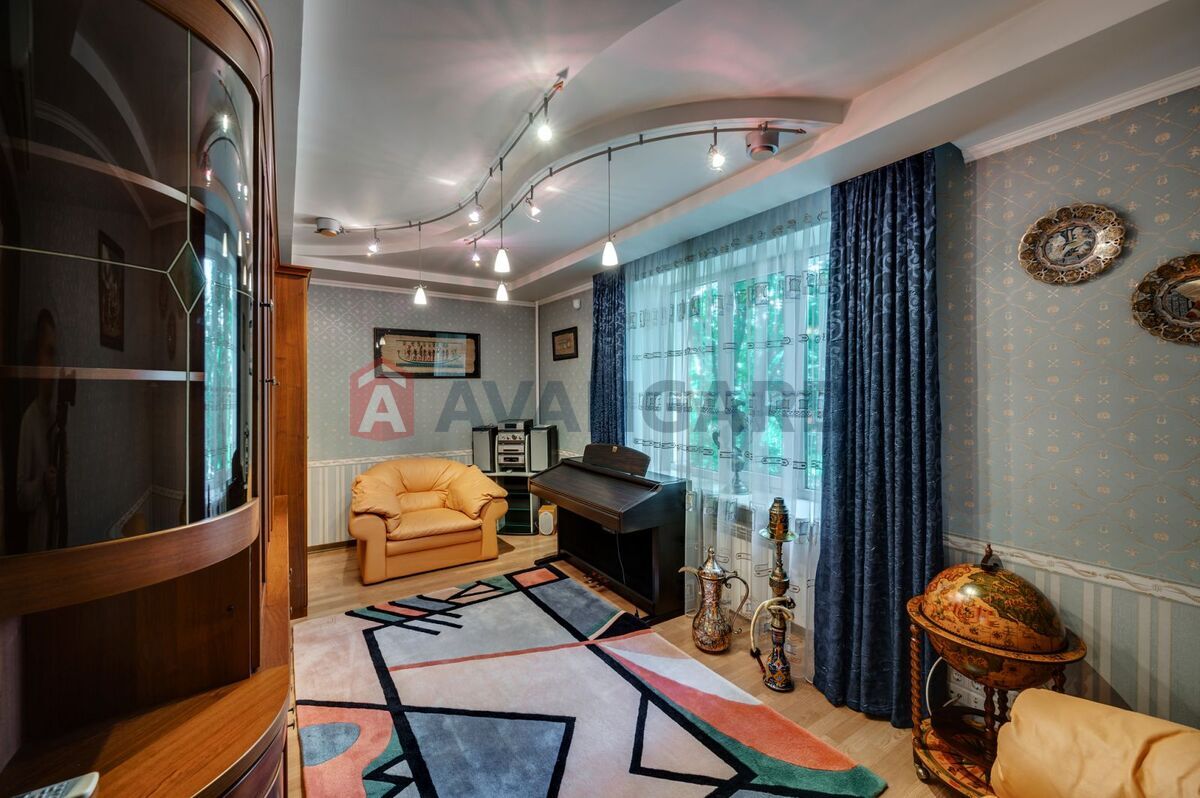 4 ��. ��������, 115/-/13 ��. �., 2/5 ������ ���� 4