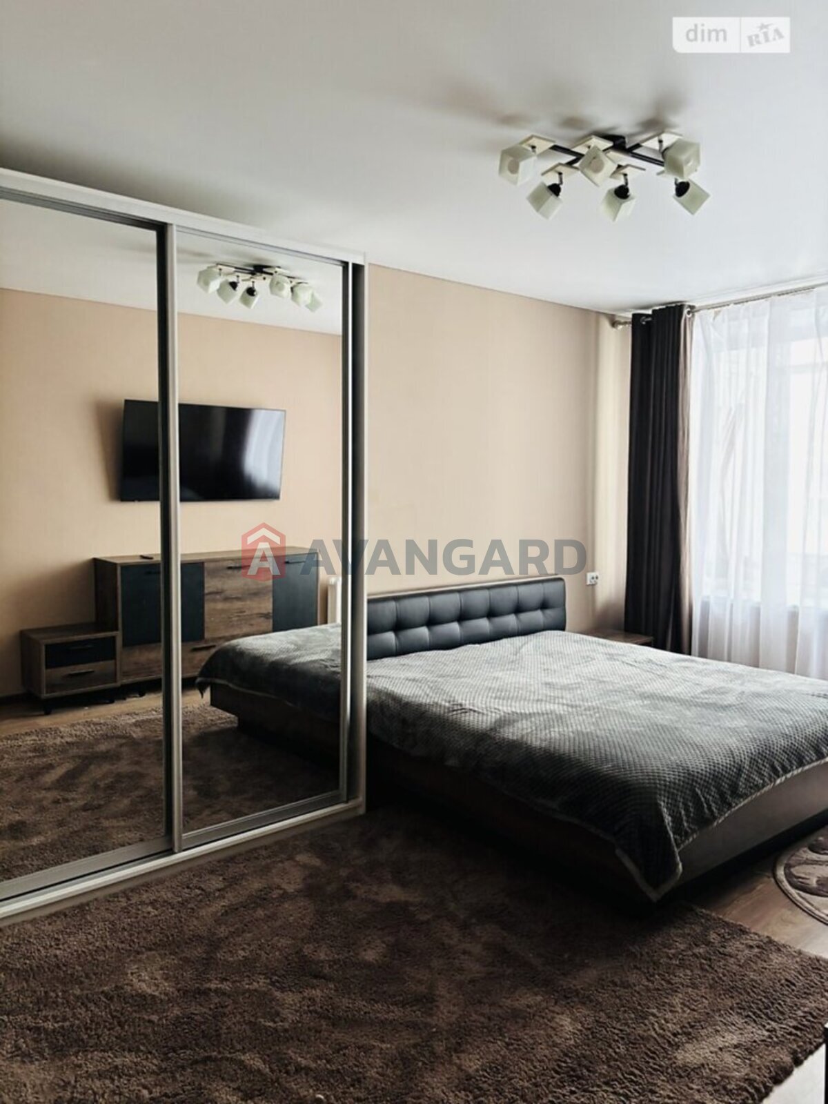 3 ��. ��������, 74/-/- ��. �., 2/4 ������ ���� 5