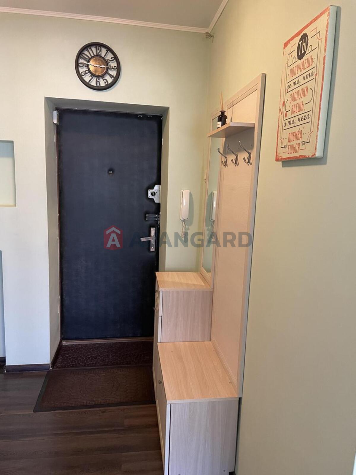 1 ��. ��������, 37/18/6 ��. �., 4/9 ������ ���� 18