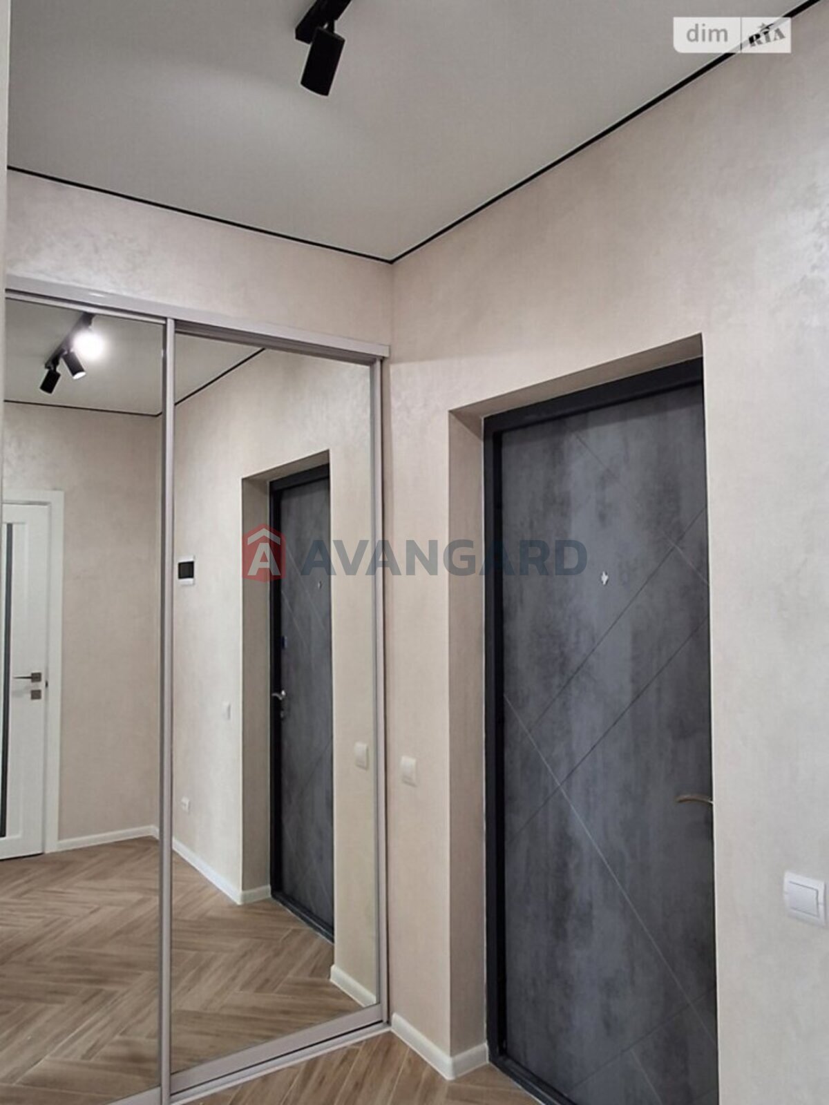 1 ��. ��������, 43000/-/- ��. �., 10/15 ������ ���� 10