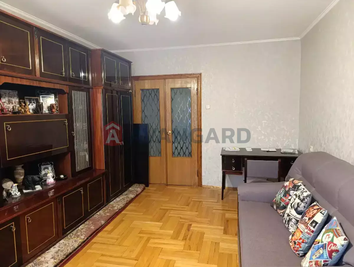 3 ��. ��������, 66/-/9 ��. �., 8/9 ������ ���� 6