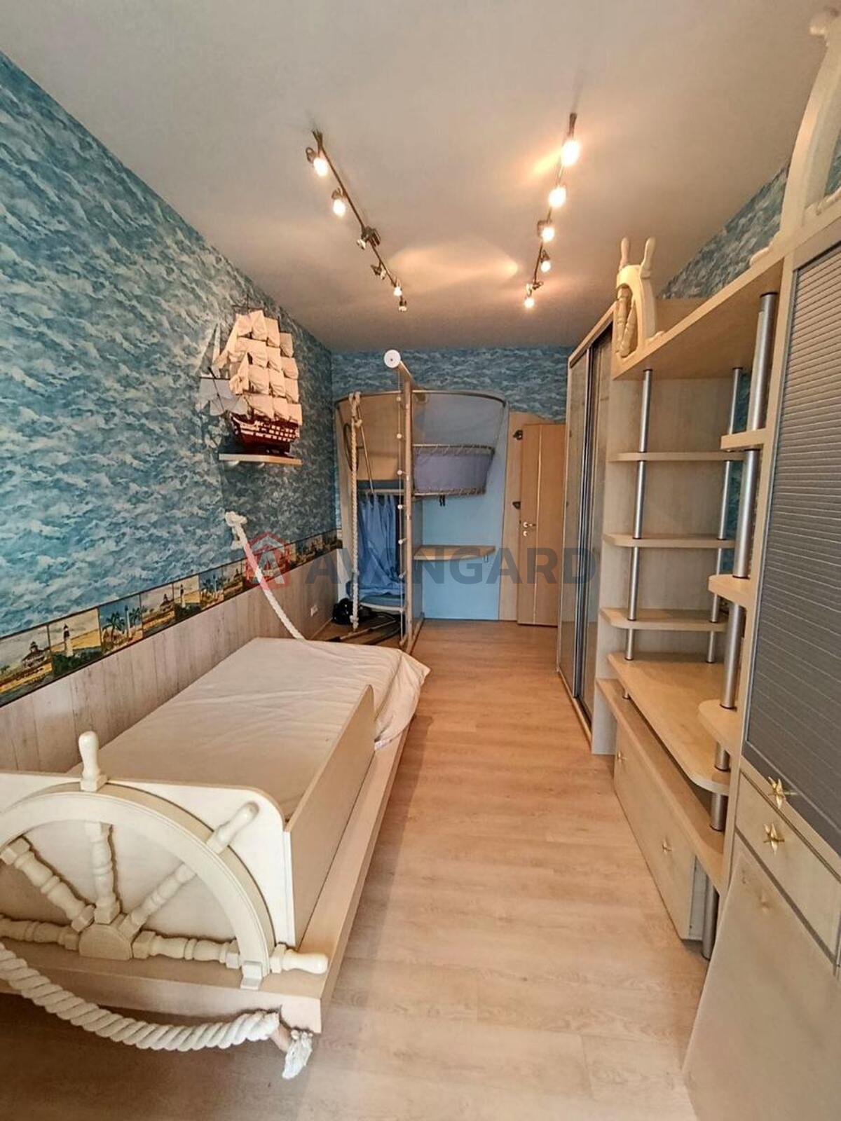 4 ��. ��������, 130/80/7 ��. �., 4/4 ������ ���� 12