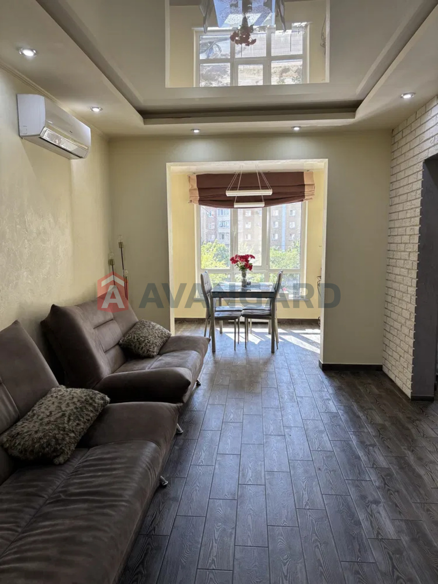 4 ����. ��������, 102/-/10 ��. �., 3/10 ���� ���� 6