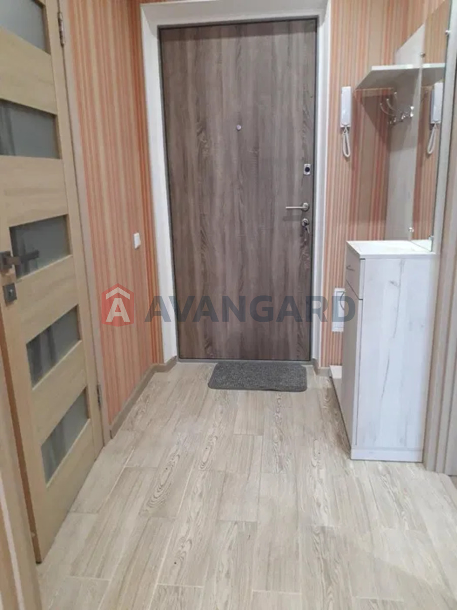 1 ��. ��������, 42/-/11 ��. �., 2/5 ������ ���� 9