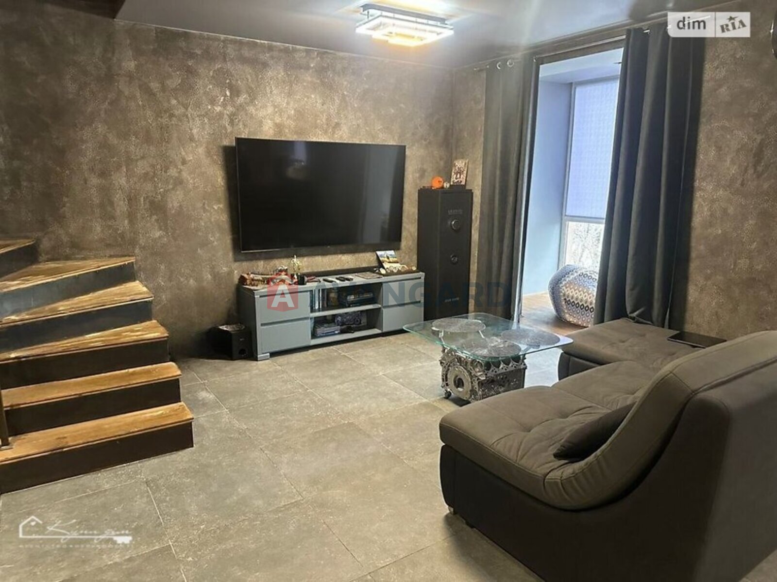 2 ��. ��������, 90/62/17 ��. �., 4/4 ������ ���� 1