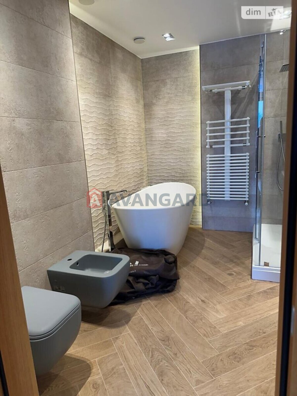 3 ��. ��������, 131/81/22 ��. �., 3/10 ������ ���� 24