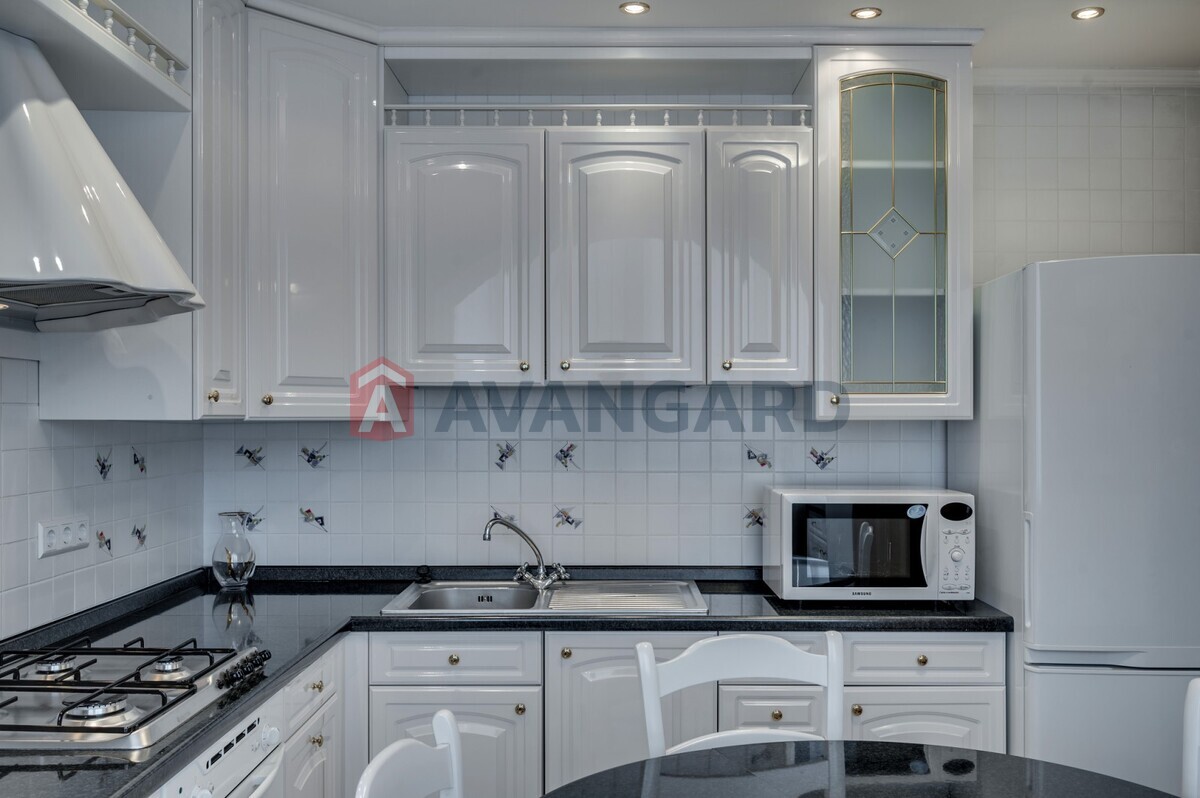 4 ��. ��������, 115/-/13 ��. �., 2/5 ������ ���� 3