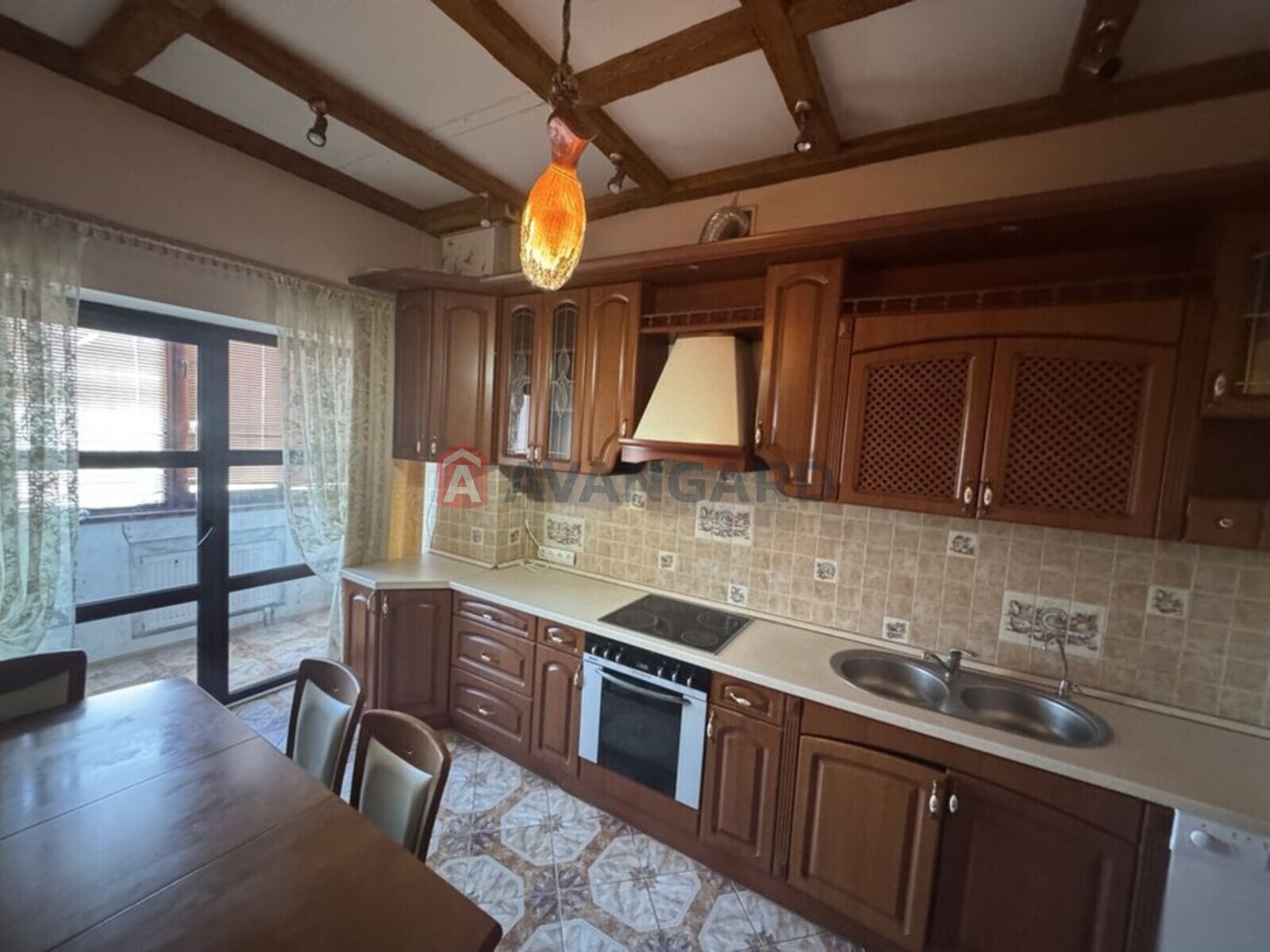 3 ����. ��������, 109/-/14 ��. �., 6/8 ���� ���� 2