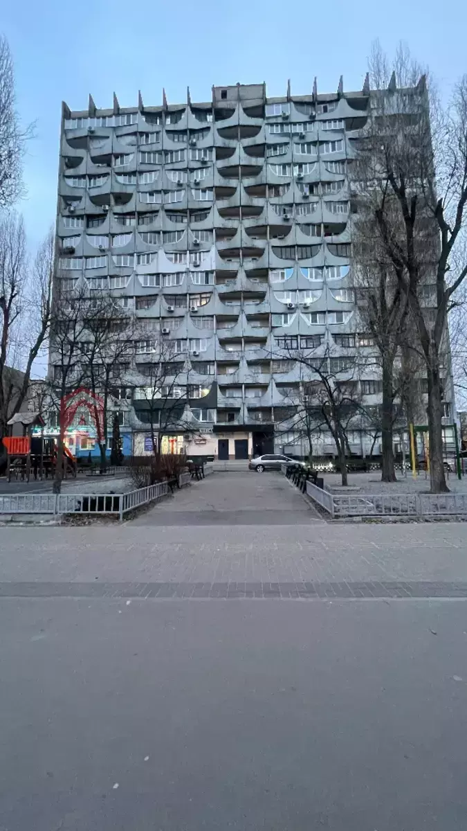 2 ��. ��������, 53/28/8 ��. �., 10/16 ������ ���� 20