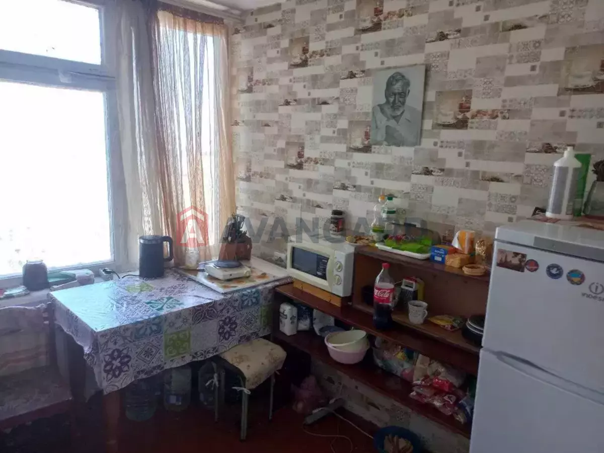 3 ��. ��������, 60/-/8 ��. �., 12/19 ������ ���� 4