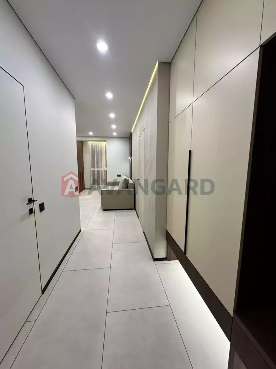 2 ����. ��������, 45/-/17 ��. �., 8/10 ���� ���� 10