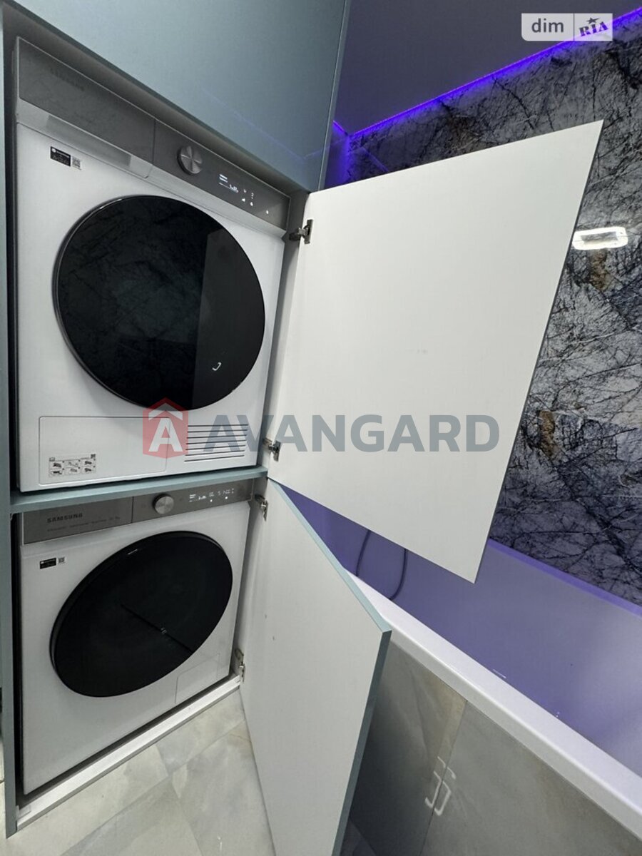 3 ��. ��������, 97/60/17 ��. �., 5/6 ������ ���� 14